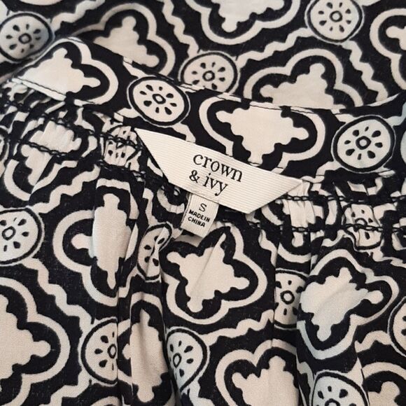 Crown & Ivy blouse - Picture 4 of 4